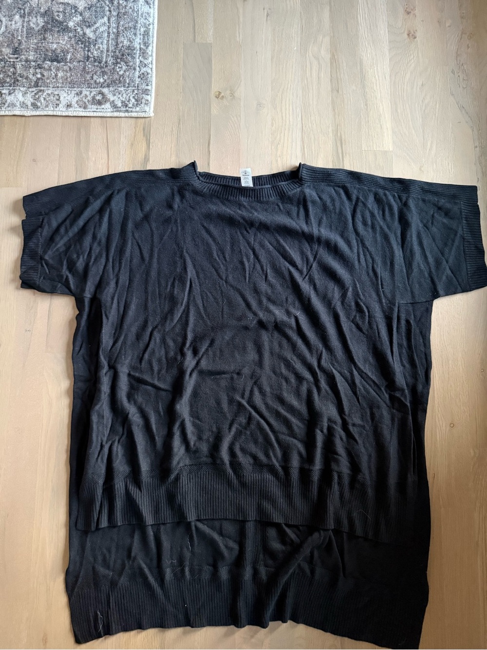 Lululemon Black Short-Sleeve Knit sweater poncho